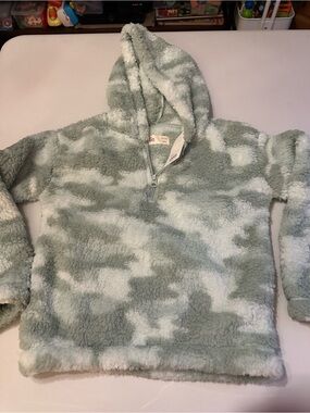 SO Kids Light Sage and White Hooded Sherpa Pullover Jacket
